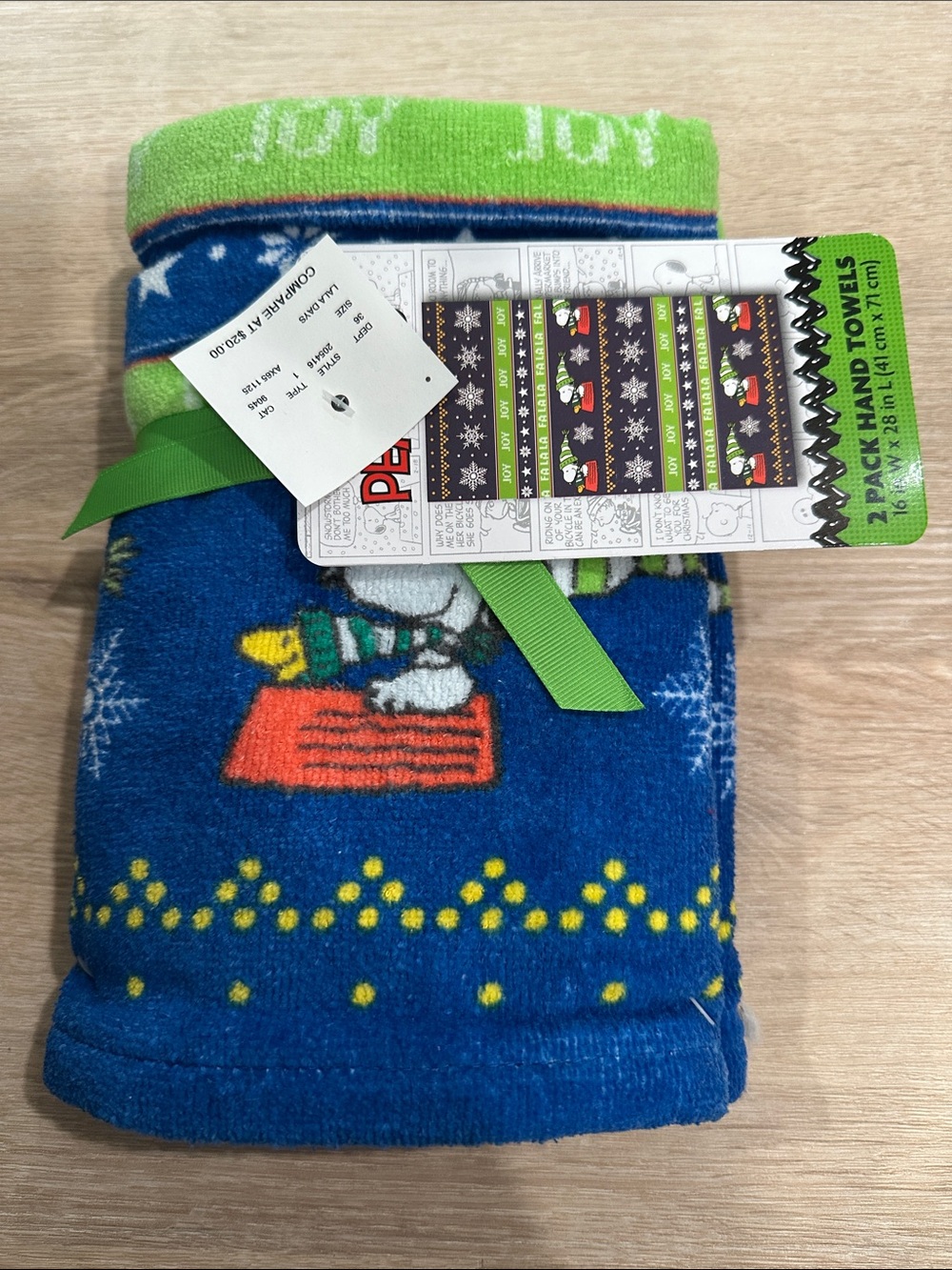 2 Pack Peanuts Snoopy Woodstock Christmas Holiday Blue Hand Towels bathroom